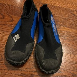 O’Neill water shoes (reef boot) - size 6